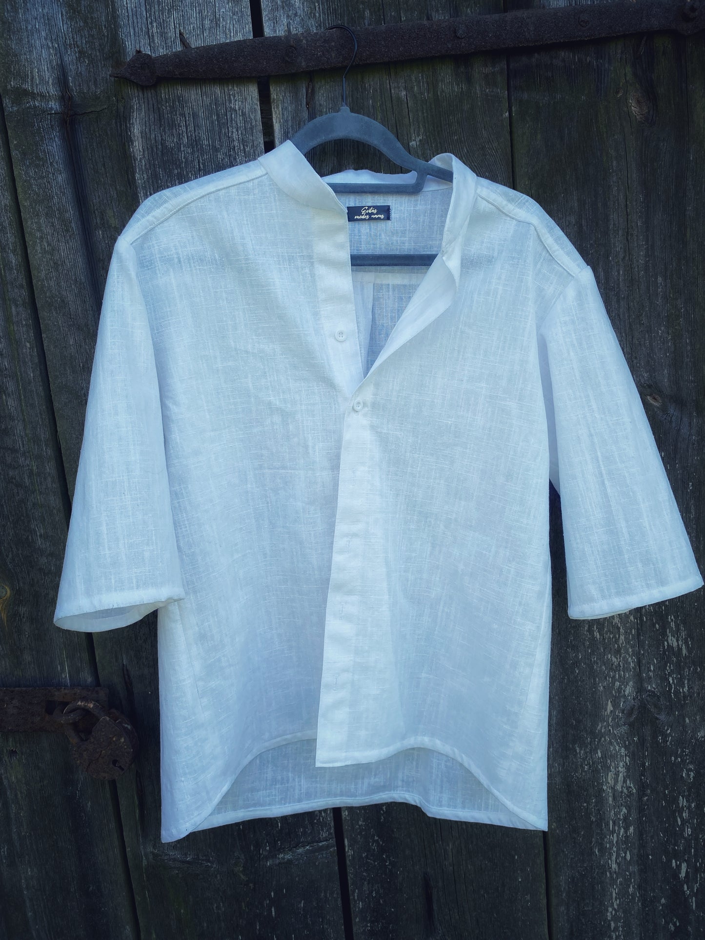 Vīriešu lina krekls ar īsām piedurknēm