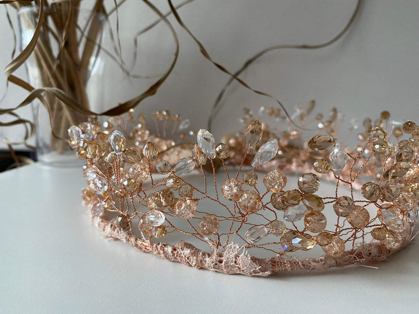 Stikla pērļu kronis bēšs/caurspīdīgs